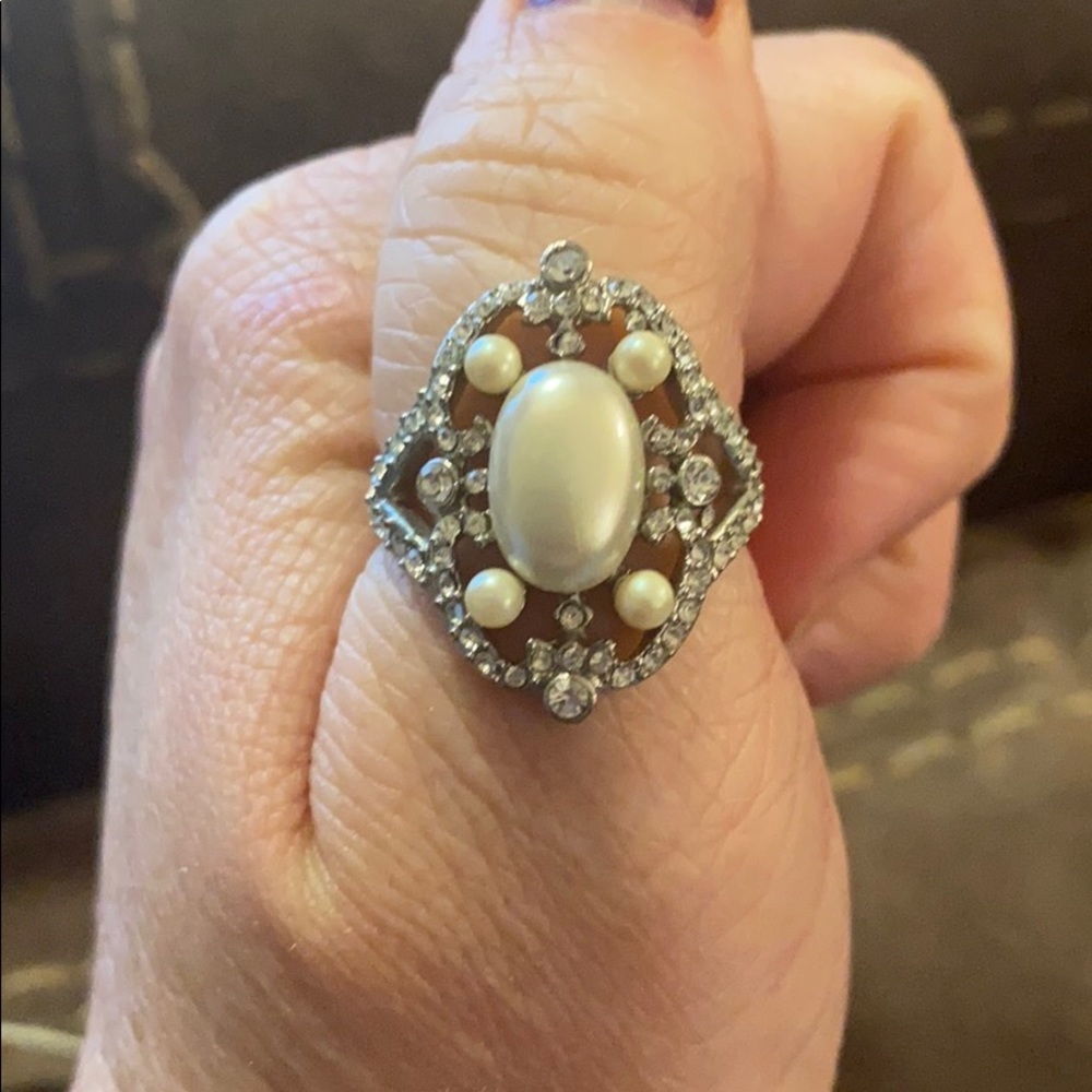 4/$20 rings Pretty carolee ring.